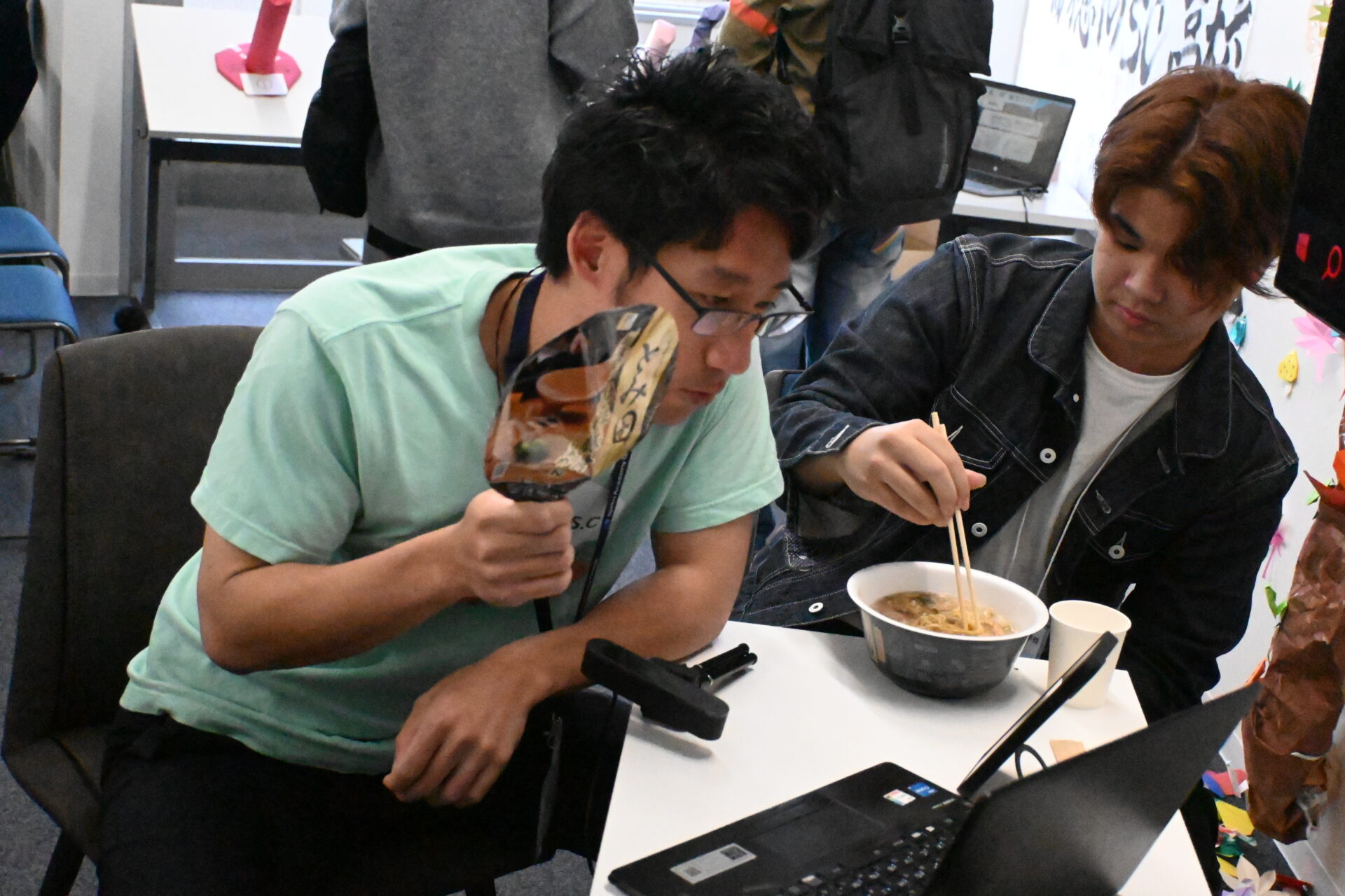 カップ麺プレゼン 東京校