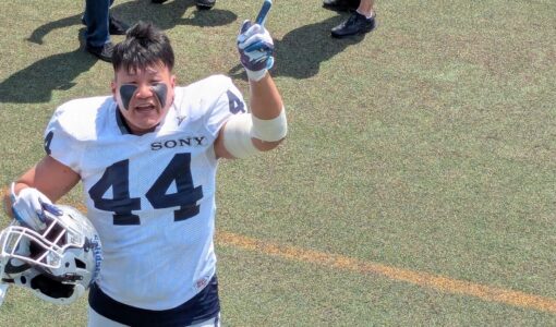 峯先生が活躍するアメフトチームが優勝しました!