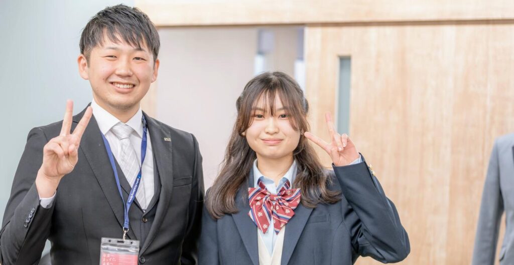 卒業式当日の内藤先生とYさん