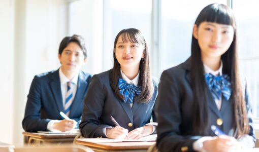 通信制高校の学費はいくら？公立・私立の3年間の費用相場と支援制度を解説