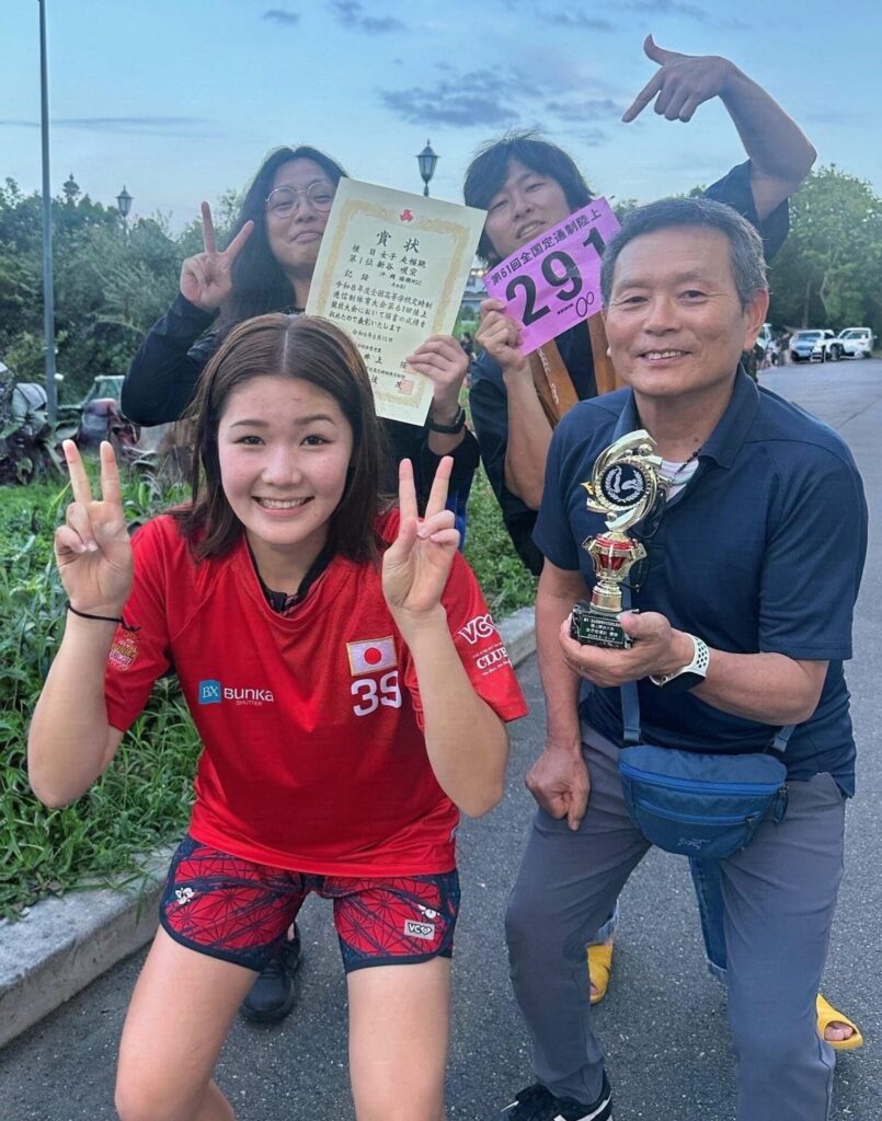 新谷さんと、応援に行った教職員