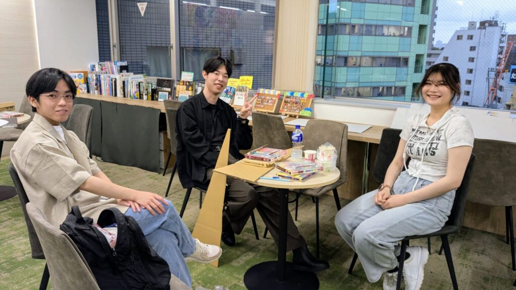 オープンキャンパスフェスティバル準備に来てくれたネットコース生3人
